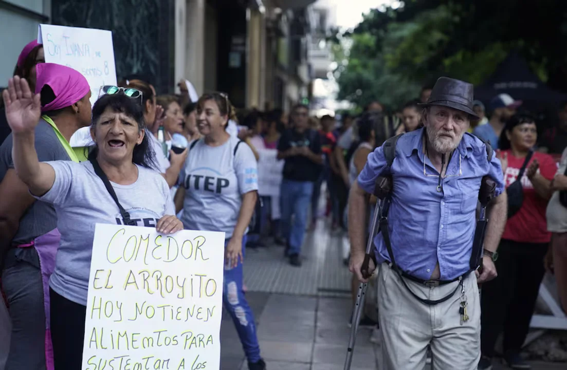 Movilización  frente a Capital Humano en reclamo de alimentos