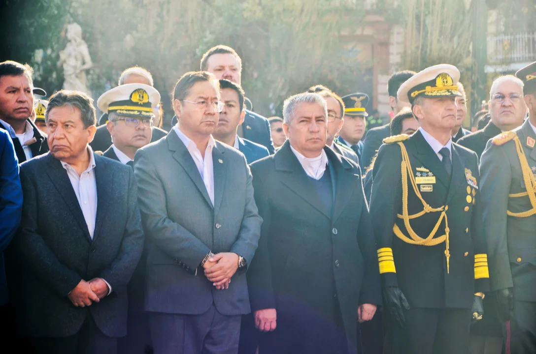 Bolivia Conmemora el 199° Aniversario de la Creación de la Bandera Nacional