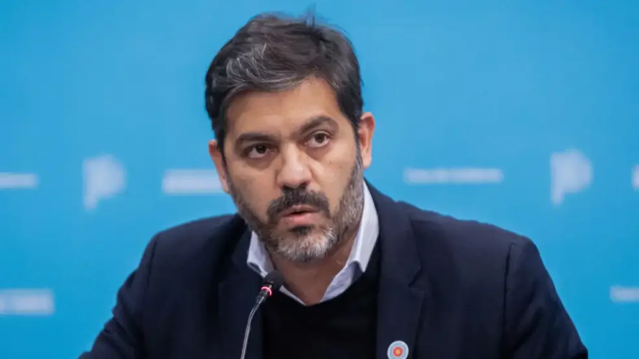 Carlos Bianco sostuvo que en Argentina hay una reducción del 32,2% del salario mínimo real”