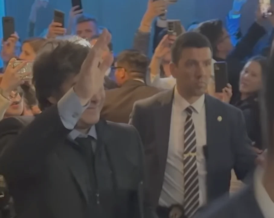 Ahora Milei dice que Argentina "no necesita dólares".
