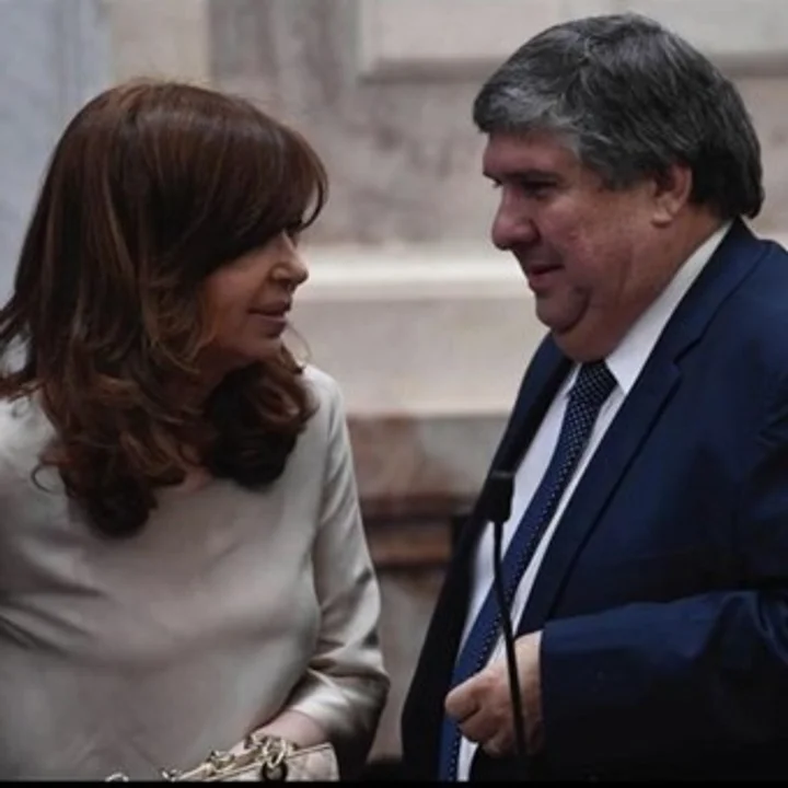Cristina y Mayans.