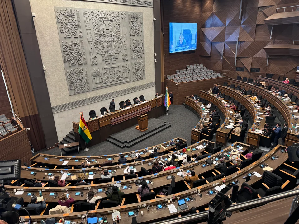 Rechazo a crédito externo en la Cámara de Diputados y aprobación de declaratorias culturales