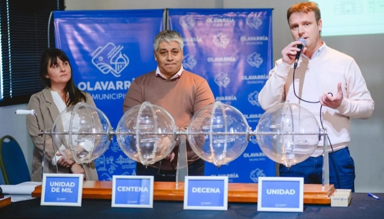 Entrega de Lotes del FISU: Acto de Firma y Documentación
