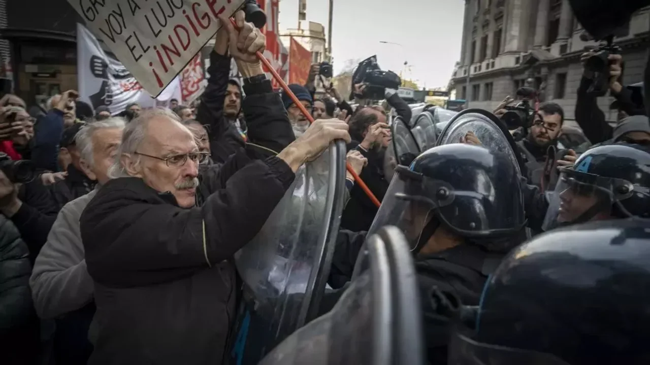 Esta noche Javier Milei firmará el veto a la reforma jubilatoria.