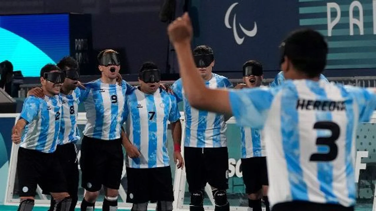 La Selección Argentina de fútbol venció a Brasil y va por el Oro