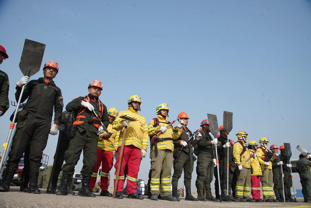 Incendios en Bolivia: 70 bomberos se unen a la lucha en Santa Cruz