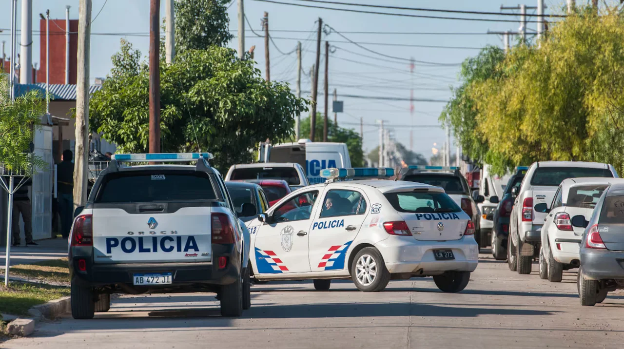 Santiago del Estero: Fue detenido el director de una escuela, acusado de abusar de una alumna de 15 años.
