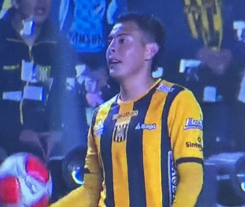 Súper clásico paceño termina en empate 1-1 en el estadio Hernando Siles