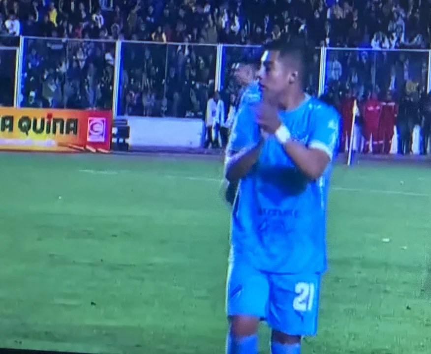 Súper clásico paceño termina en empate 1-1 en el estadio Hernando Siles