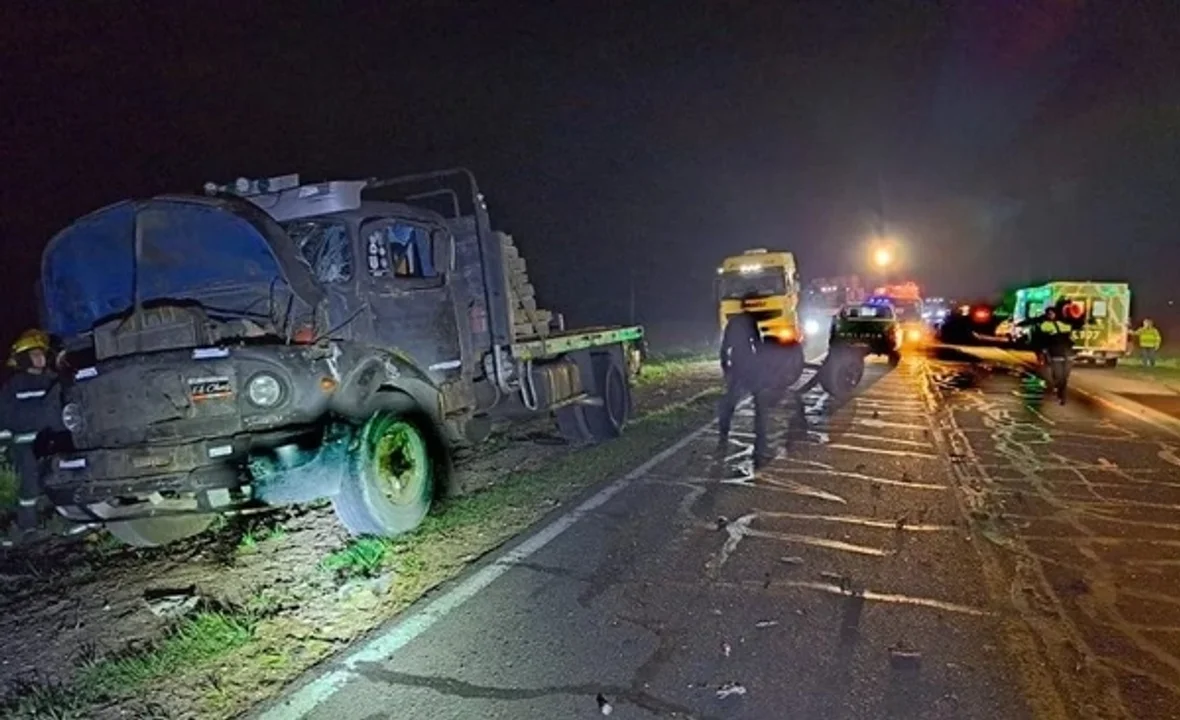 Dos olavarrienses hospitalizados tras choque de camiones en la Ruta 226