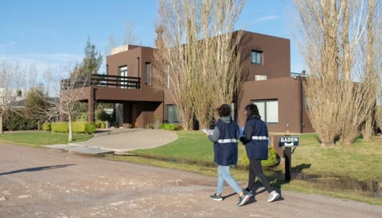 ARBA detecta más de 4 mil propiedades sin declarar en Olavarría tras la visita de Cristian Girard