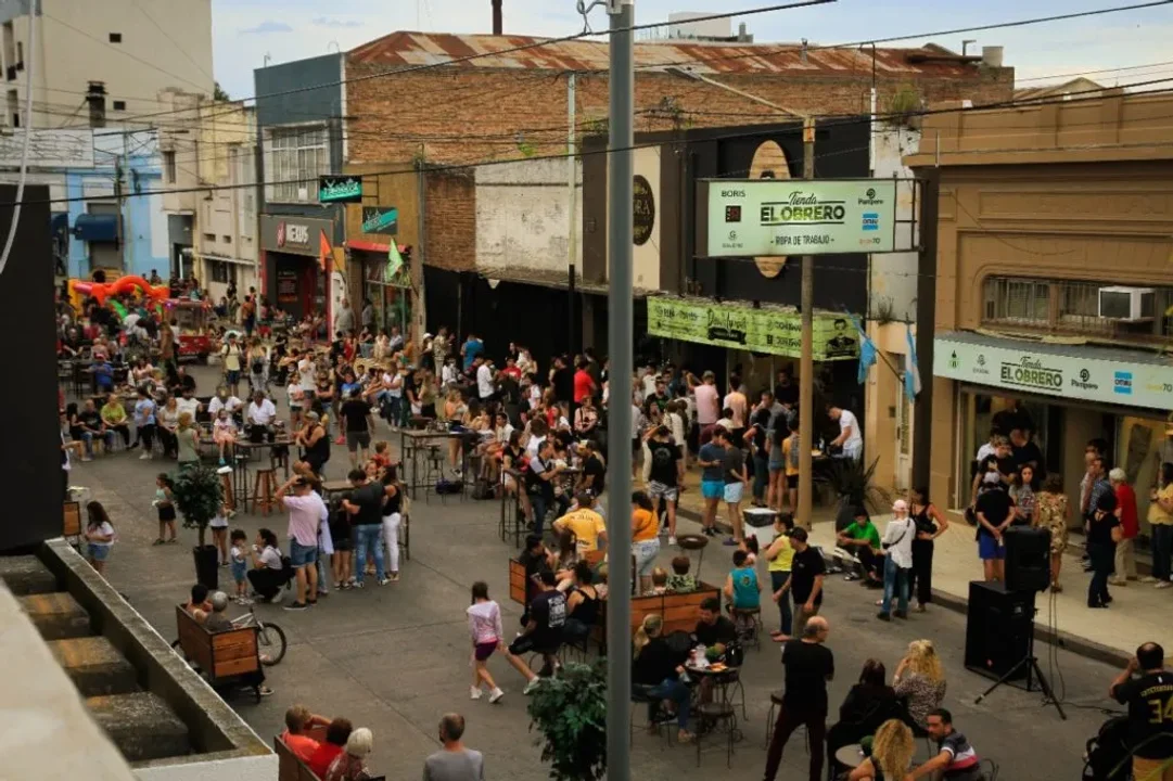 Segunda edición del Ciclo de Peatonales en calle Necochea con propuestas para toda la familia