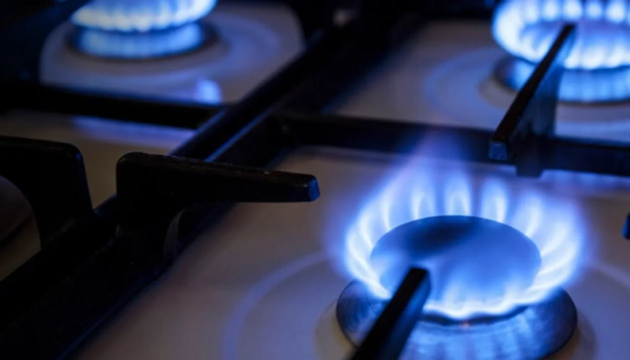 Sube la luz y baja el gas a partir de octubre: cómo impactará en las facturas