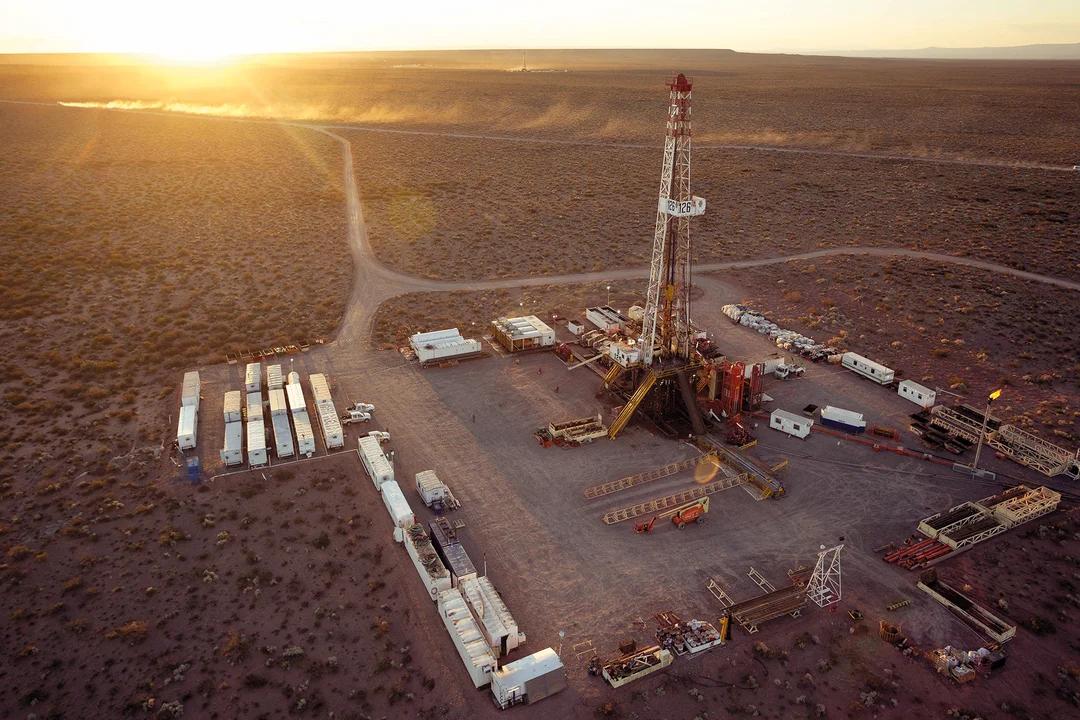 YPF firmará un acuerdo para vender un tercio del gas de Vaca Muerta por USD 140 mil millones