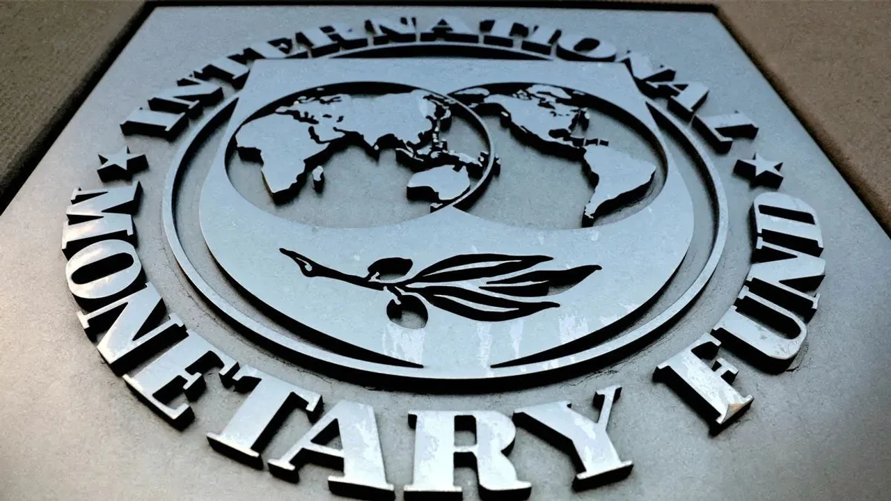 El directorio del FMI redujo los sobrecargos que se imponen a los países deudores, una decisión inédita que beneficia a la Argentina