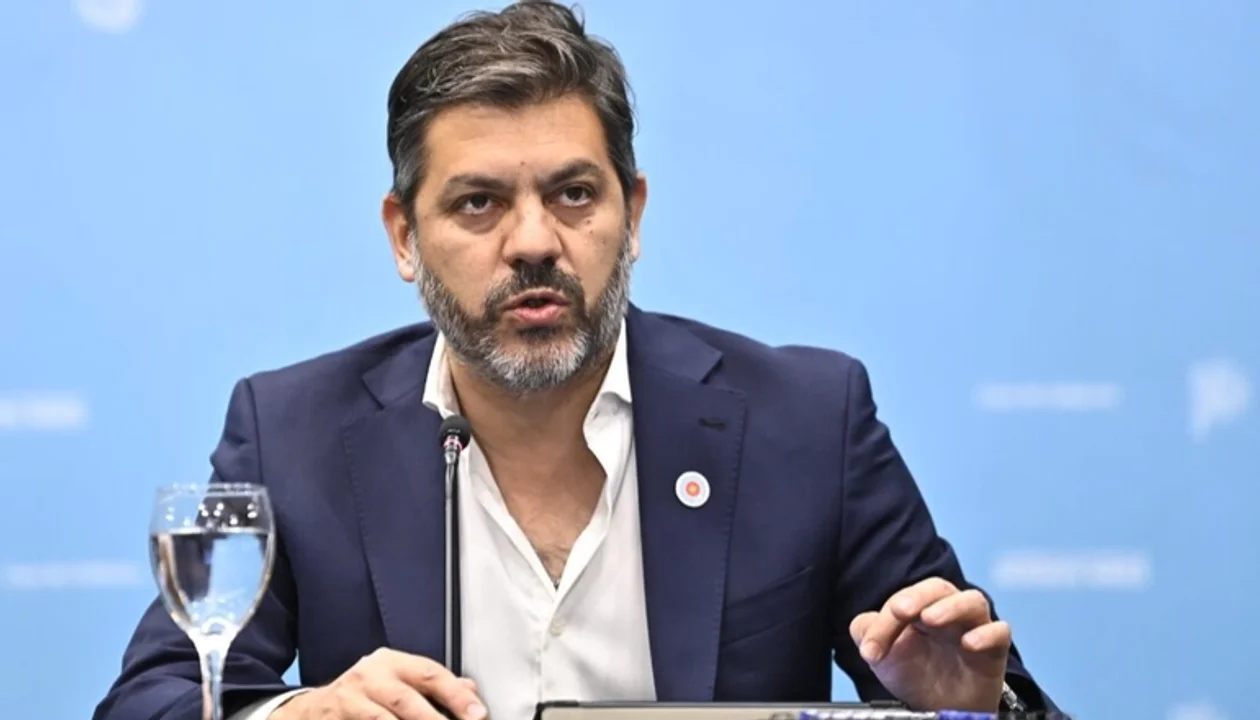 El ministro bonaerense, Carlos Bianco, descartó eliminar la Verificación Técnica Vehicular (VTV) en la provincia, considerando la medida como "temeraria", aunque admitió la posibilidad de discutir mejoras.
