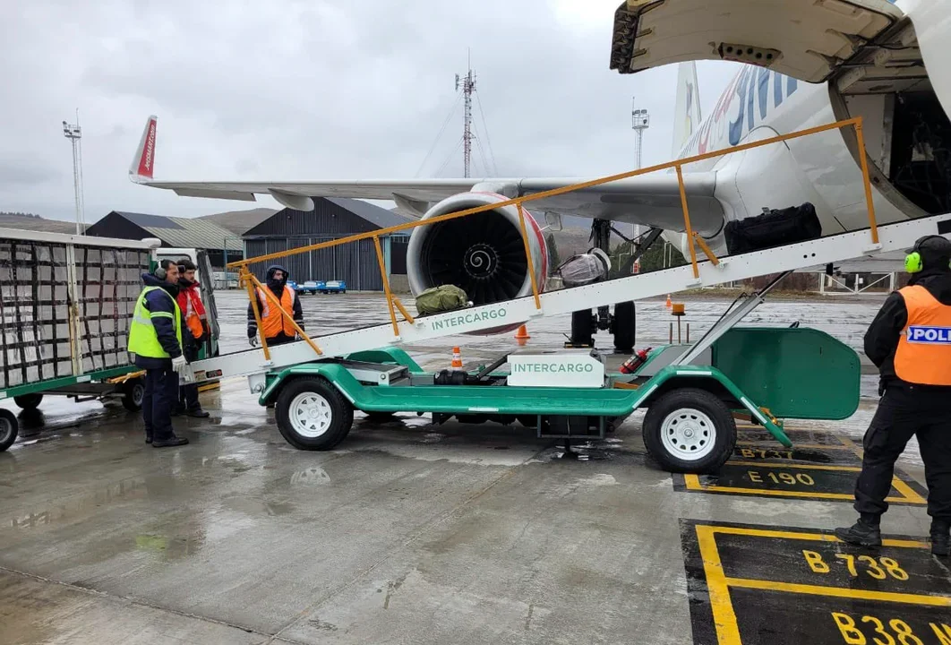 Fuerzas de seguridad podrán brindar servicios de rampa en aeropuertos ante paros de Intercargo