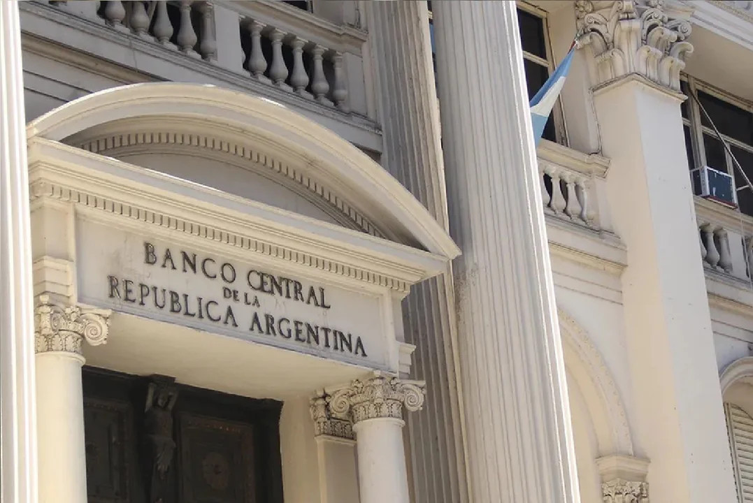 Banco Central flexibiliza el cepo para las empresas que tienen que pagar deuda en dólares