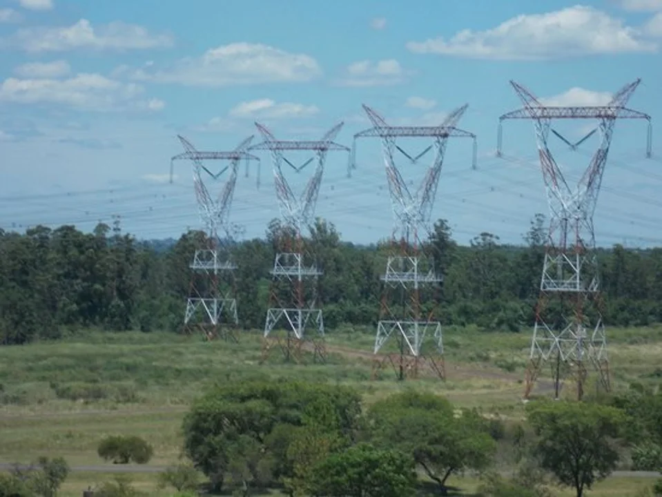 Javier Milei prorrogó la emergencia energética hasta julio de 2025
