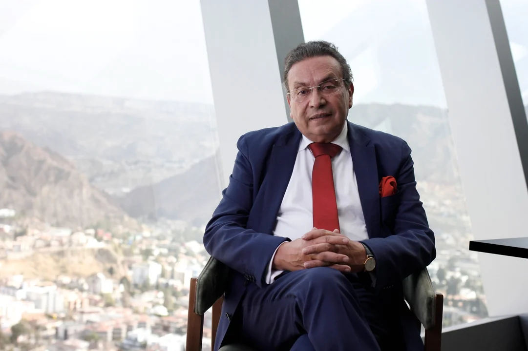 Rolando Kempff Bacigalupo es economista, Académico de Número de la ABCE y Presidente de la Federación de Empresarios Privados de La Paz (FEPLP).
 