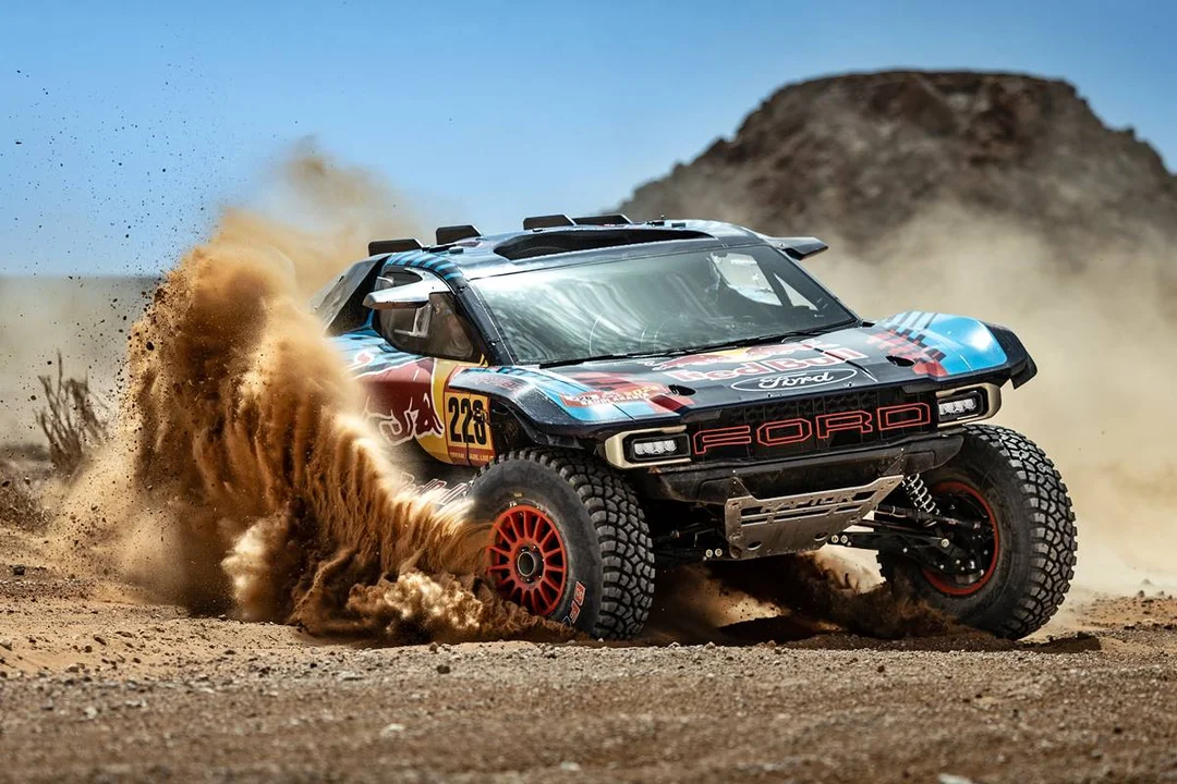 Comienza el Dakar 2025 y varios pilotos argentinos están listos para competir en una de las carreras más difíciles del mundo