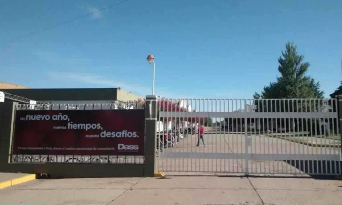 Cierra la fábrica que produce el calzado ADIDAS en Argentina