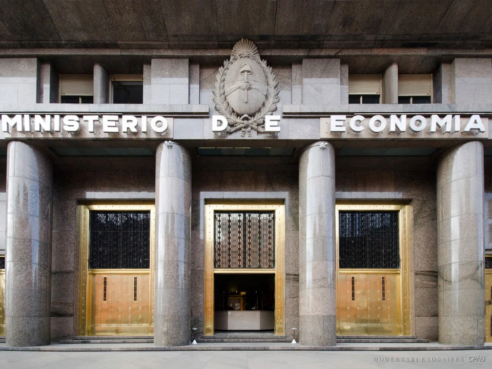 El Gobierno eliminó tres fondos fiduciarios relacionados con la agricultura familiar, la vivienda social y la tecnología