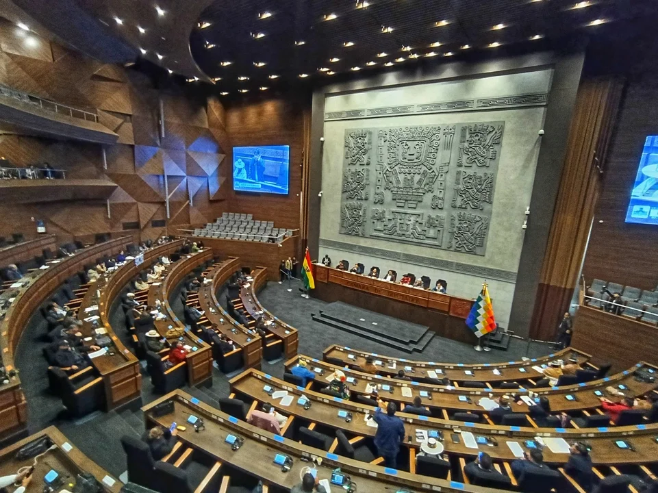 Ley de Redistribución de Escaños: Santa Cruz suma un escaño, Chuquisaca pierde uno