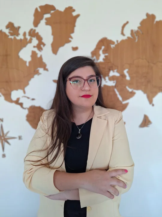 Marianela Almada; Licenciada en psicología y psicopedagogía. Profesora Universitaria, Diplomada en Primera Infancia y Neurodidáctica.

Creadora del espacio Helpmá Crianzas. 
IG. @helpma.crianzas