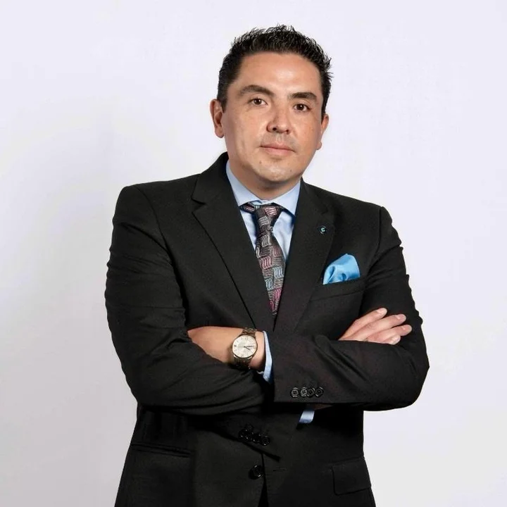 Gustavo Jáuregui Gonzáles. 
Ingeniero Comercial, Magister en Administración y Dirección de Empresas, Experto en Estrategia Gerencial, Negociación y en Gerencia de Organizaciones Empresariales
     
 
 
 
 