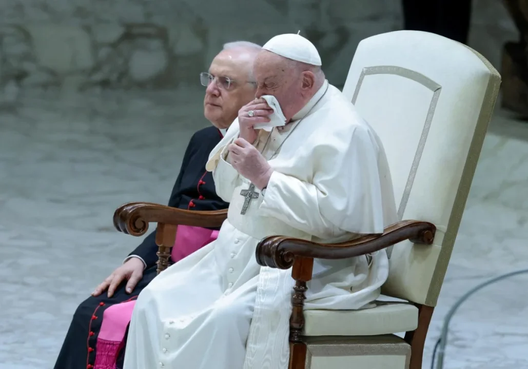 El papa Francisco se encuentra internado en Roma debido a una persistente bronquitis