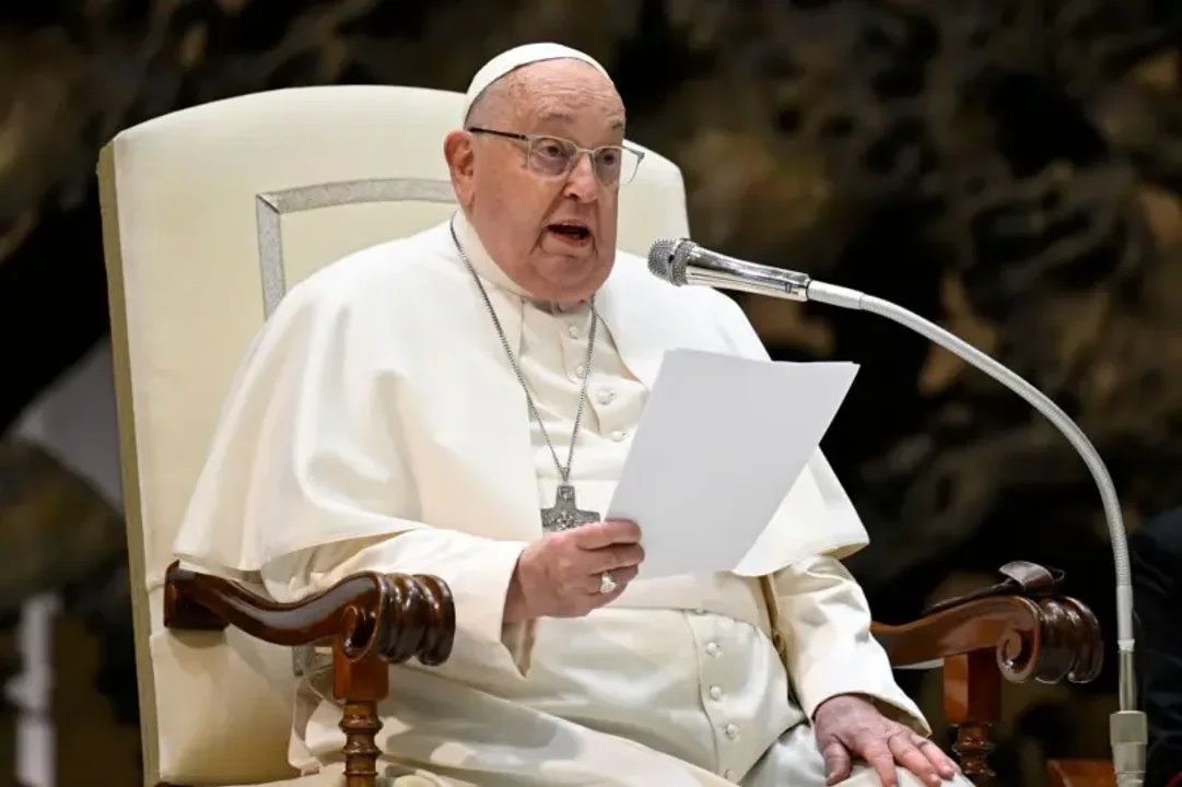 El Vaticano comunicó que la salud del Papa Francisco es estable, ya que pasó una noche tranquila.
