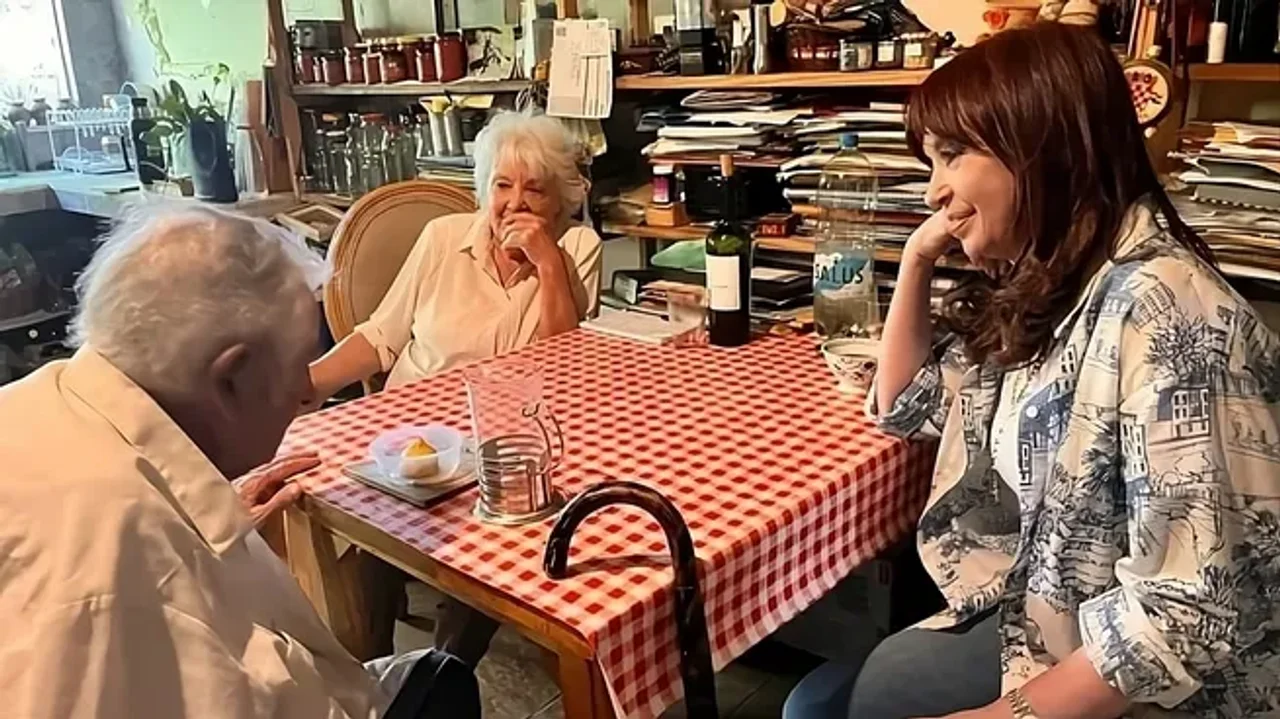 Pepe Mujica recibió a Cristina en su chacra en Uruguay