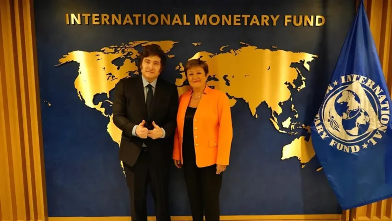 Javier Milei, en Estados Unidos, gestiona con directivos del FMI endeudar a Argentina en otros 11,000 millones de dólares