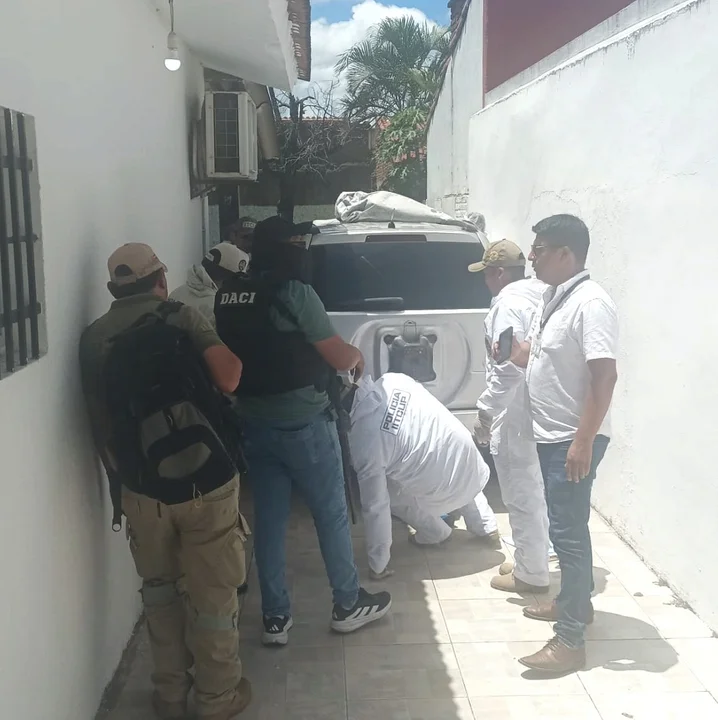 Fiscalía precintó el vehículo implicado en el asesinato de un capitán de la Policía en Santa Cruz