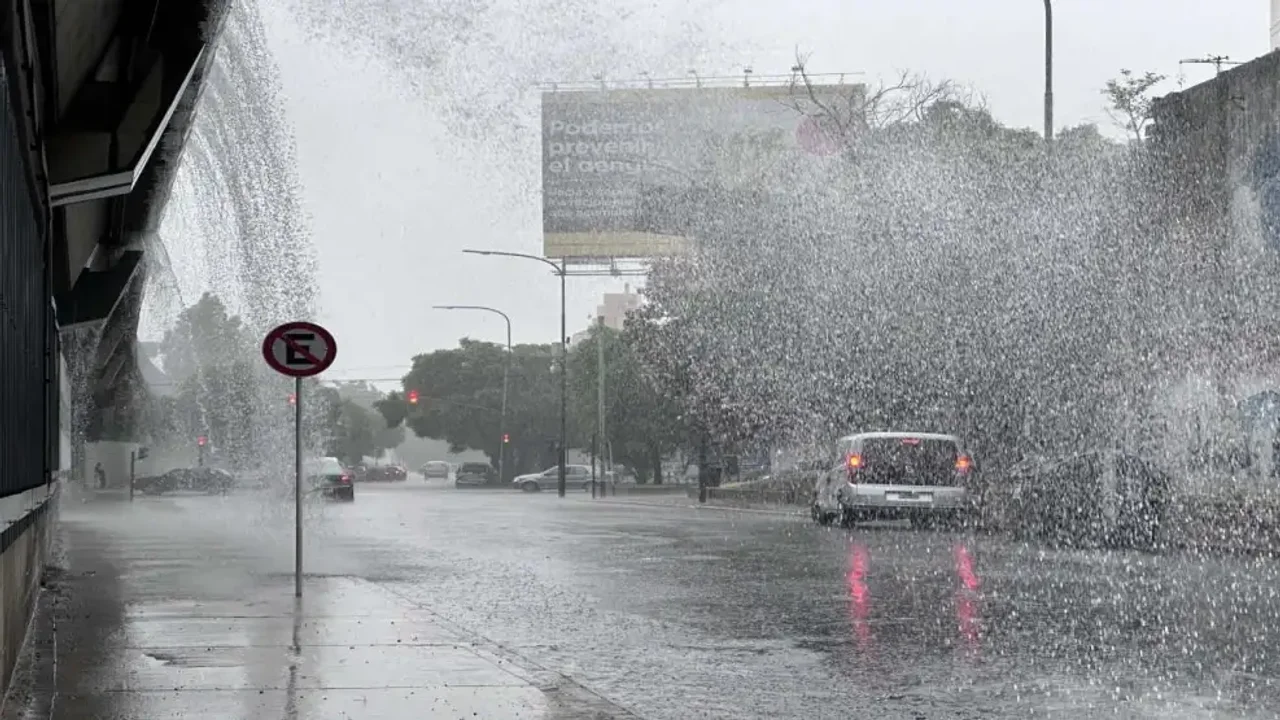 Llueve en CABA y el Servicio Meteorológico Nacional emitió una alerta amarilla.