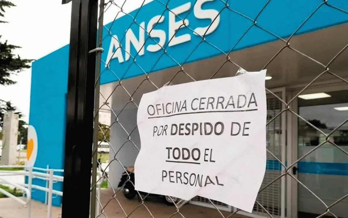 Desde que asumió Javier Milei, se registraron 43,778 despidos en el sector público. ¿En qu�� organismos hubo más recortes?