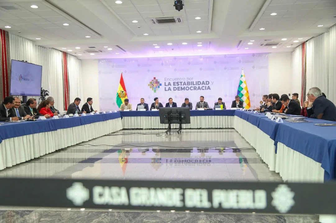 Presidente Arce ratifica compromiso con el diálogo y las elecciones en el Encuentro por la Estabilidad y la Democracia