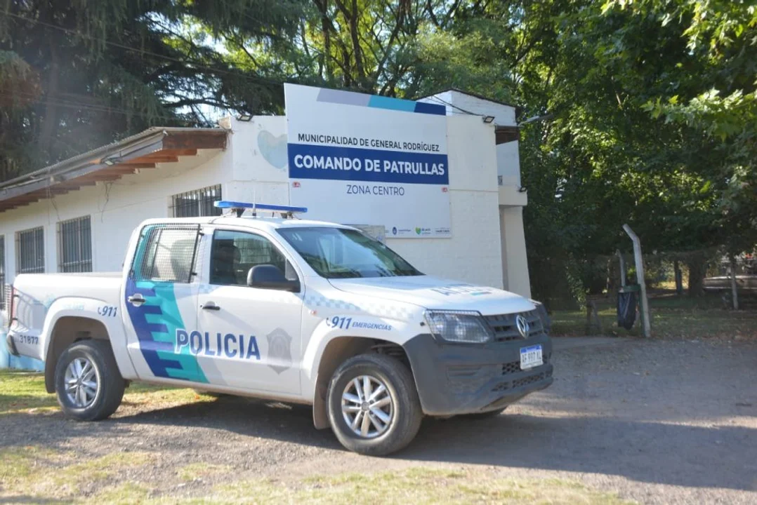 Detienen a un joven de 20 años, líder de una banda de celulares robados: lo arrestaron por un crimen en Moreno