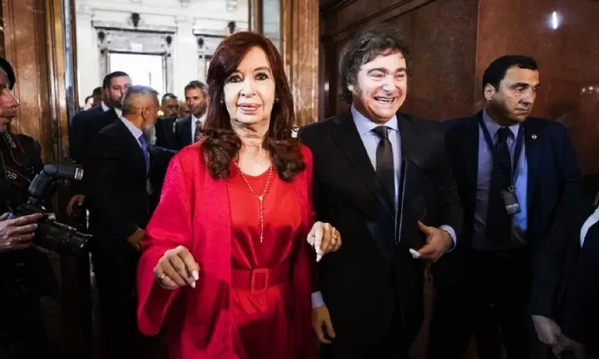 Cristina criticó al gobierno tras el anuncio oficial, que podría ser de 20 mil millones de dólares la nueva deuda con el FMI