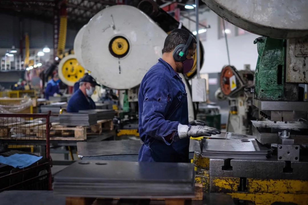Por segundo mes consecutivo, los ingresos de los trabajadores registrados no pudieron superar la inflación