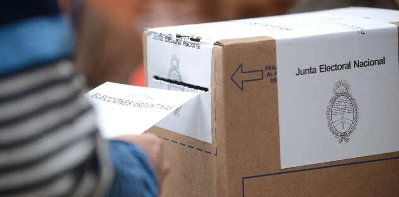 El Gobierno reglamentó el voto por correo en el exterior