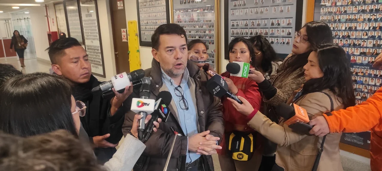 Erik Morón: “Evo Morales solo puede ser candidato a jilakata de Chonchocoro.”