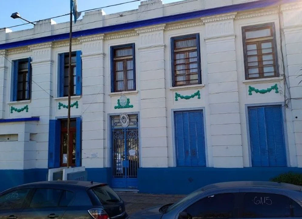 La Plata: delincuentes hirieron con agua hirviendo a una abogada de 71 años
