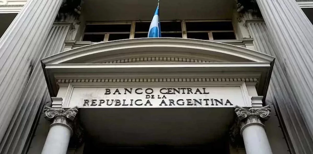 El Gobierno mantendrá el recargo del 30% para el turismo y las compras con tarjeta en el exterior