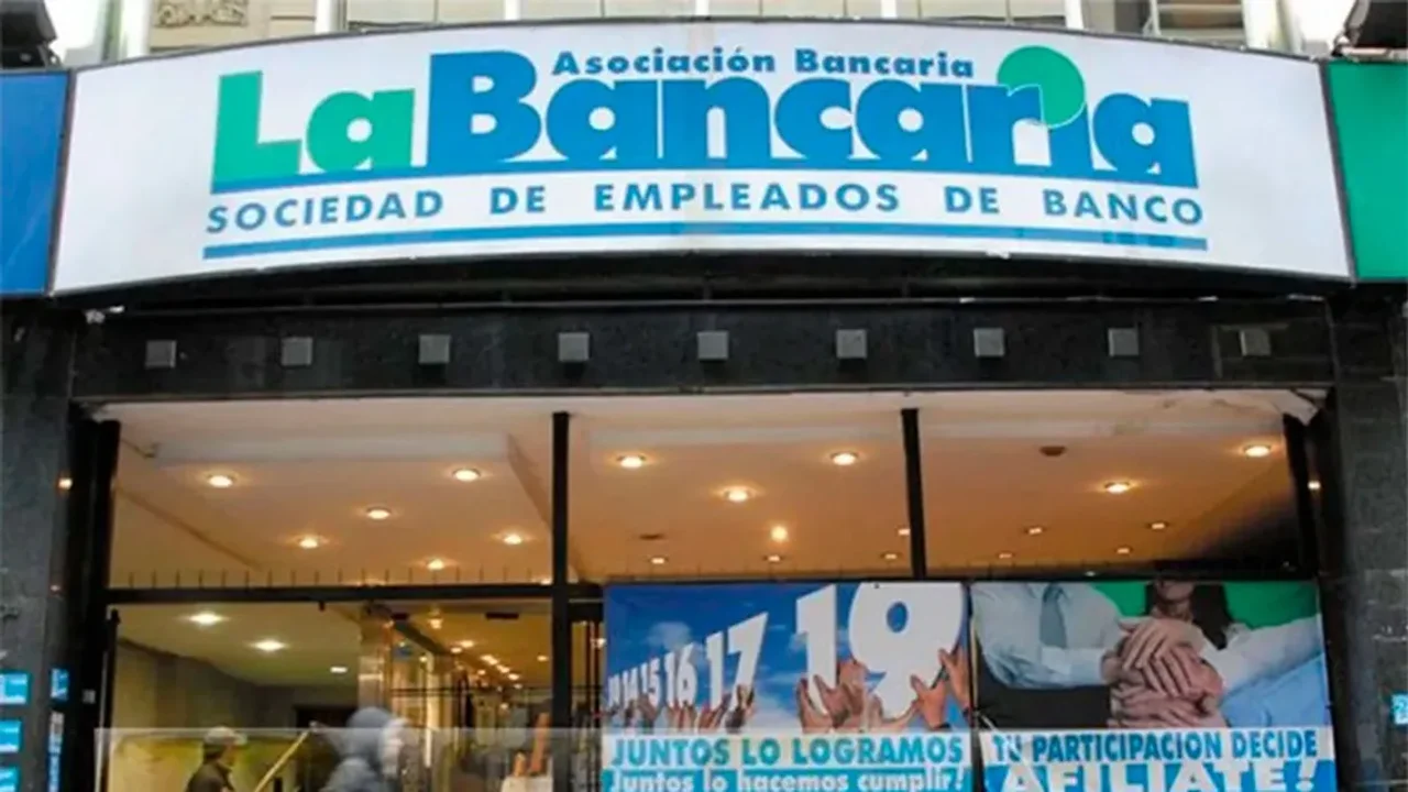 La Bancaria logró un salario mínimo que supera los $1.700.000.