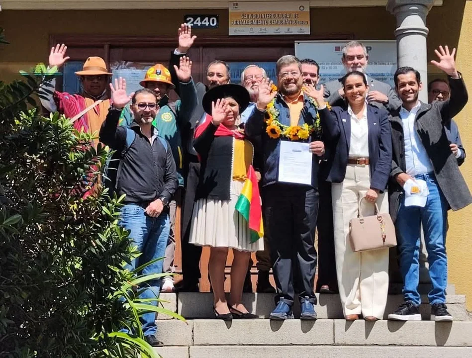 Samuel Doria Medina inscribe alianza UNIDAD ante el TSE con respaldo de líderes y organizaciones de todo el país
