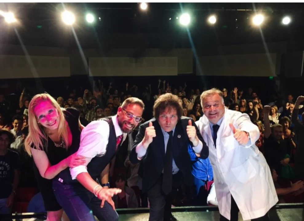 Cuando Milei hacia teatro en 2019.