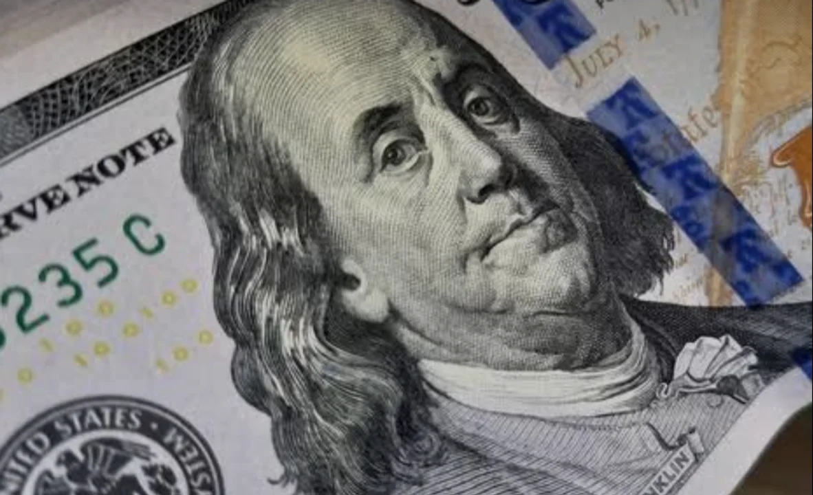 El dólar blue sigue bajando.