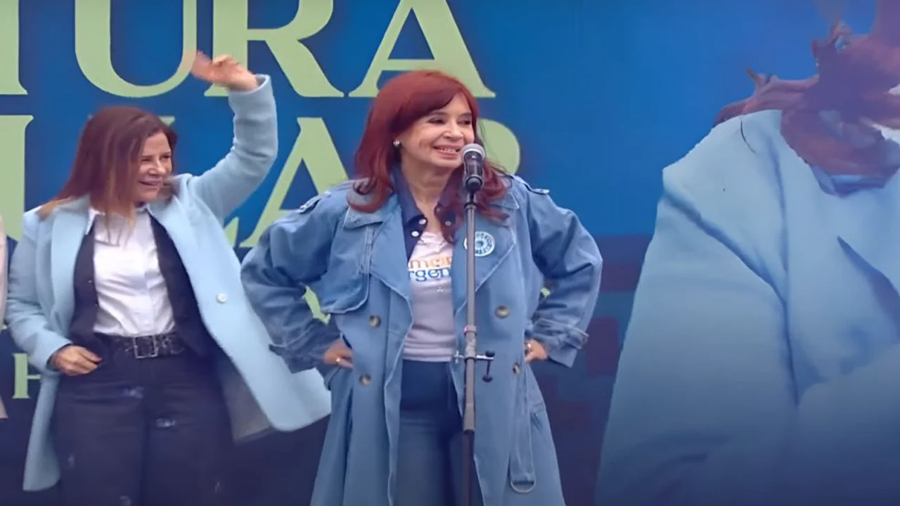 Cristina Kirchner alertó por la deuda externa y la recesión: “El décimo default no es una fantasía demasiado lejana.”